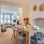 Ferienhaus 3-bedroom With Free Parking&flexible Bed Configuration Harrogate