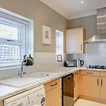 Ferienhaus 3-bedroom With Free Parking&flexible Bed Configuration Harrogate