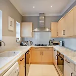 3-bedroom With Free Parking&flexible Bed Configuration Ferienhaus