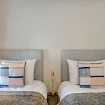 3-bedroom With Free Parking&flexible Bed Configuration