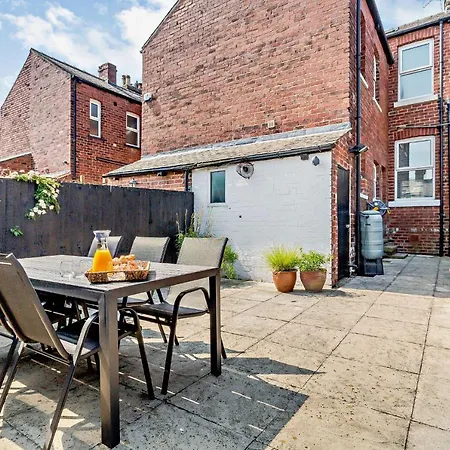 3-bedroom With Free Parking&flexible Bed Configuration Semesterbostad