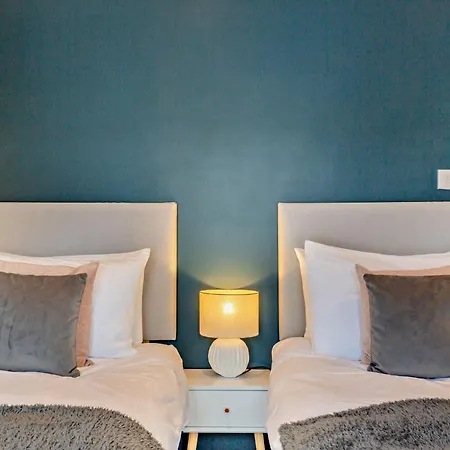 別荘 3-bedroom With Free Parking&flexible Bed Configuration ハロゲート