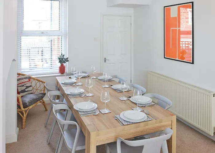 Дом отдыха 3-bedroom With Free Parking&flexible Bed Configuration *