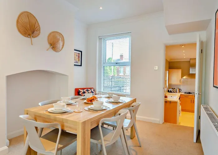 Дом отдыха 3-bedroom With Free Parking&flexible Bed Configuration Харрогейт