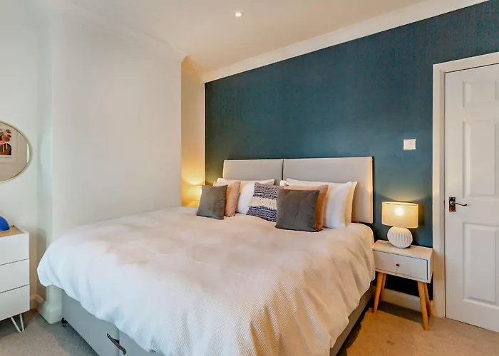 3-bedroom With Free Parking&flexible Bed Configuration Дом отдыха *