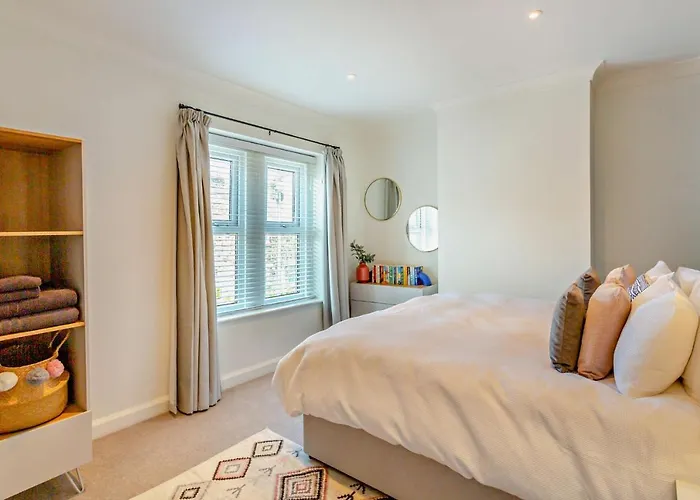 Дом отдыха 3-bedroom With Free Parking&flexible Bed Configuration *