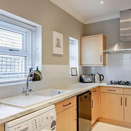 度假居 3-bedroom With Free Parking&flexible Bed Configuration 哈罗盖特